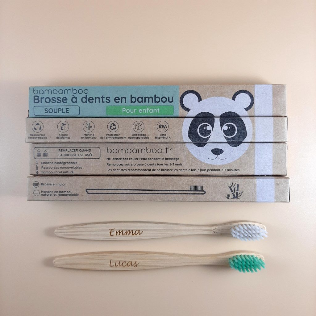 4 brosses à dents enfant avec packaging