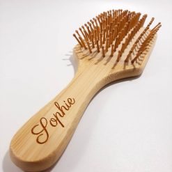 brosse à cheveux en bambou gravure Sophie