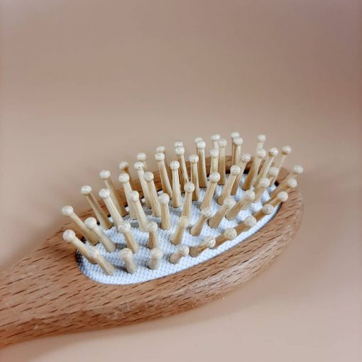 kit brosse à cheveux bébé - détail brosse massante